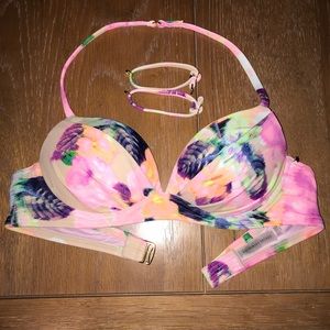 Never worn Victoria’s Secret size 34A bikini top